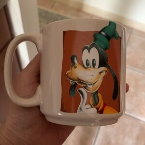 “Vintage” Goofy Disney Ceramic Coffee Cup Tan Rare Displayed Only.  Never used